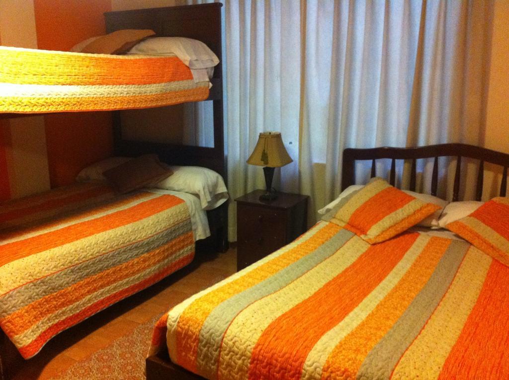 Hotel Margarita 2 Quito Room photo